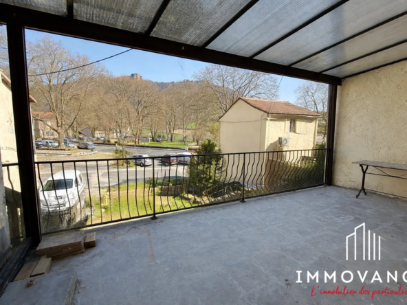 Immeuble rénové avec fort potentiel à Nant – Centre-ville, 37 m² + terrain privé