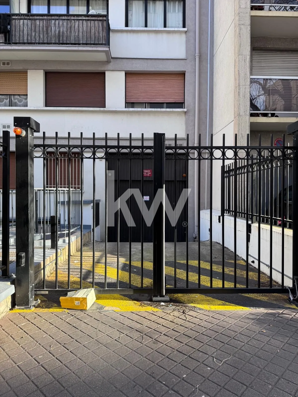 Emplacement de parking sécurisé à Paris 15e - Lourmel / Boucicaut 