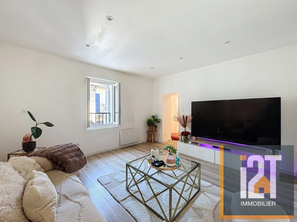 Maison de village à vendre à Jonquières-Saint-Vincent, 80 m², idéal premier achat ou investissement
