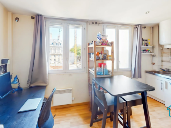 Studio lumineux de 18,4 m² au Kremlin-Bicêtre, proche Paris, idéal investissement ou premier achat
