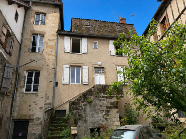 Immeuble de rapport rénové à Beaulieu-sur-Dordogne | Investissement locatif