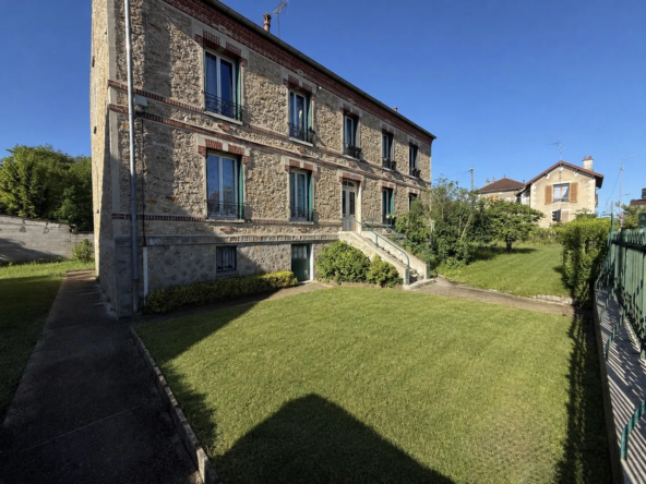 Appartement T3 à Coulommiers avec jardin, parking et potentiel d’aménagement