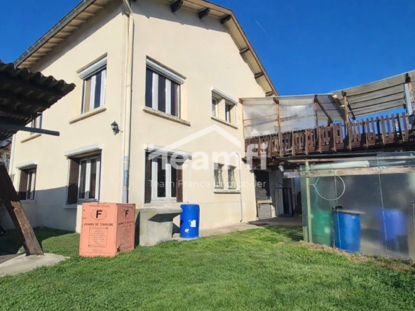 Maison à vendre à Thiers avec grand terrain et dépendances
