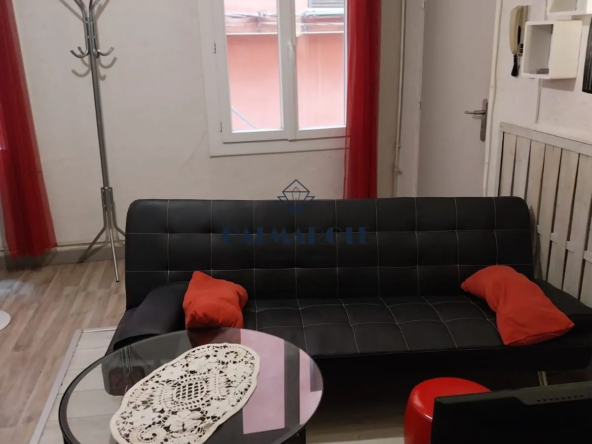 Studio meublé en vente au cœur de Perpignan, investissez dans un bien stratégique