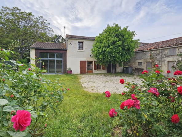 Charmante maison en pierre avec dépendances à Saint Rémy