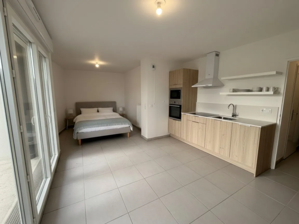 Studio neuf avec terrasse à Noisy-le-Grand proche RER A