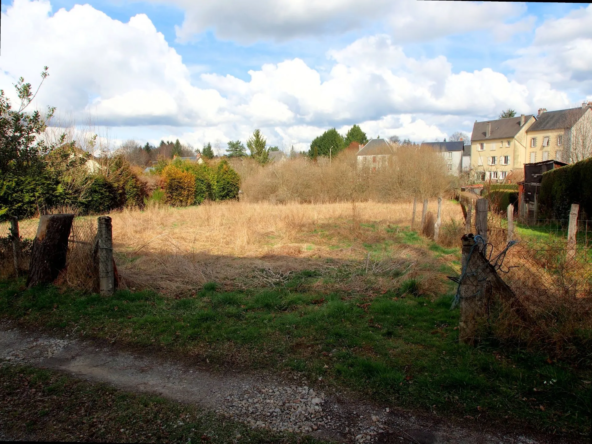 Terrain de 1783 m² à Merlines, idéal pour project en nature ou investissement