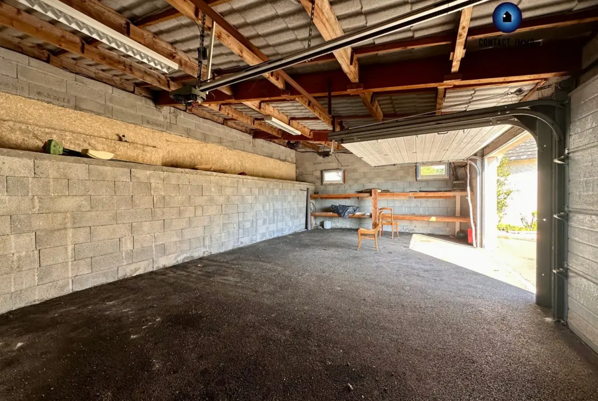 Vente maison à Allassac avec piscine, 3 chambres, grand espace de vie 