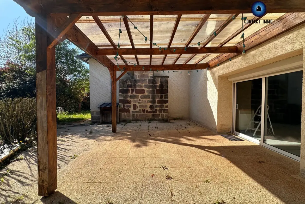 Vente maison à Allassac avec piscine, 3 chambres, grand espace de vie 