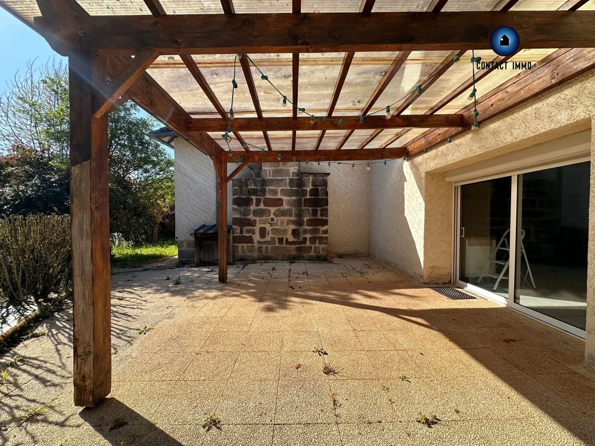 Vente maison à Allassac avec piscine, 3 chambres, grand espace de vie 