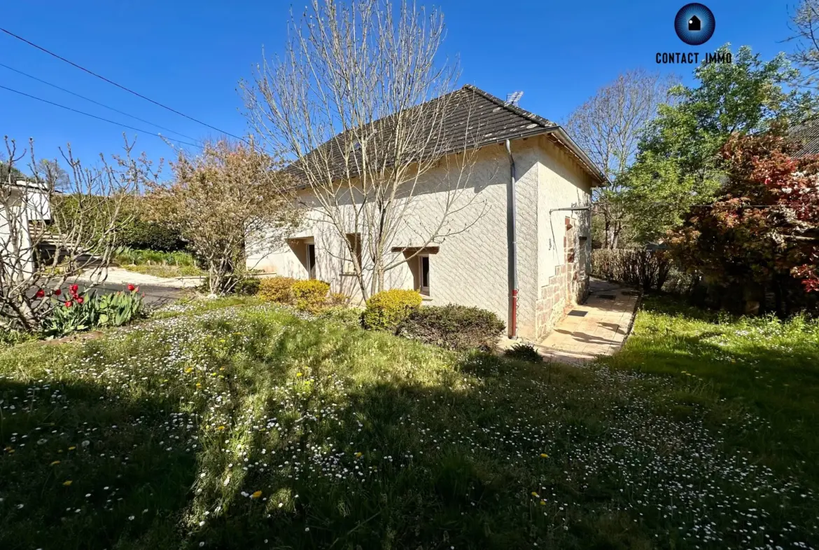 Vente maison à Allassac avec piscine, 3 chambres, grand espace de vie 