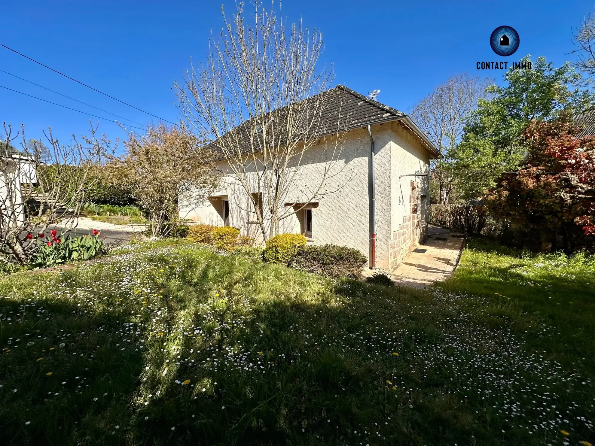 Vente maison à Allassac avec piscine, 3 chambres, grand espace de vie 