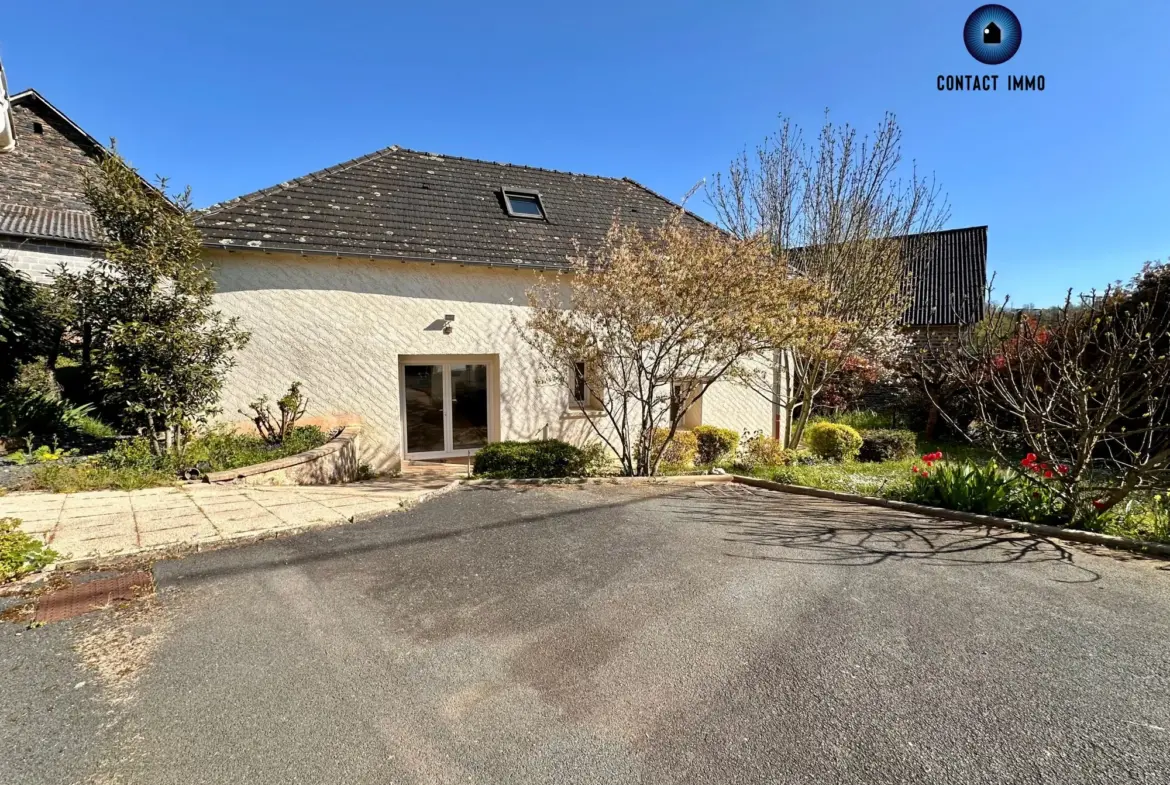 Vente maison à Allassac avec piscine, 3 chambres, grand espace de vie 