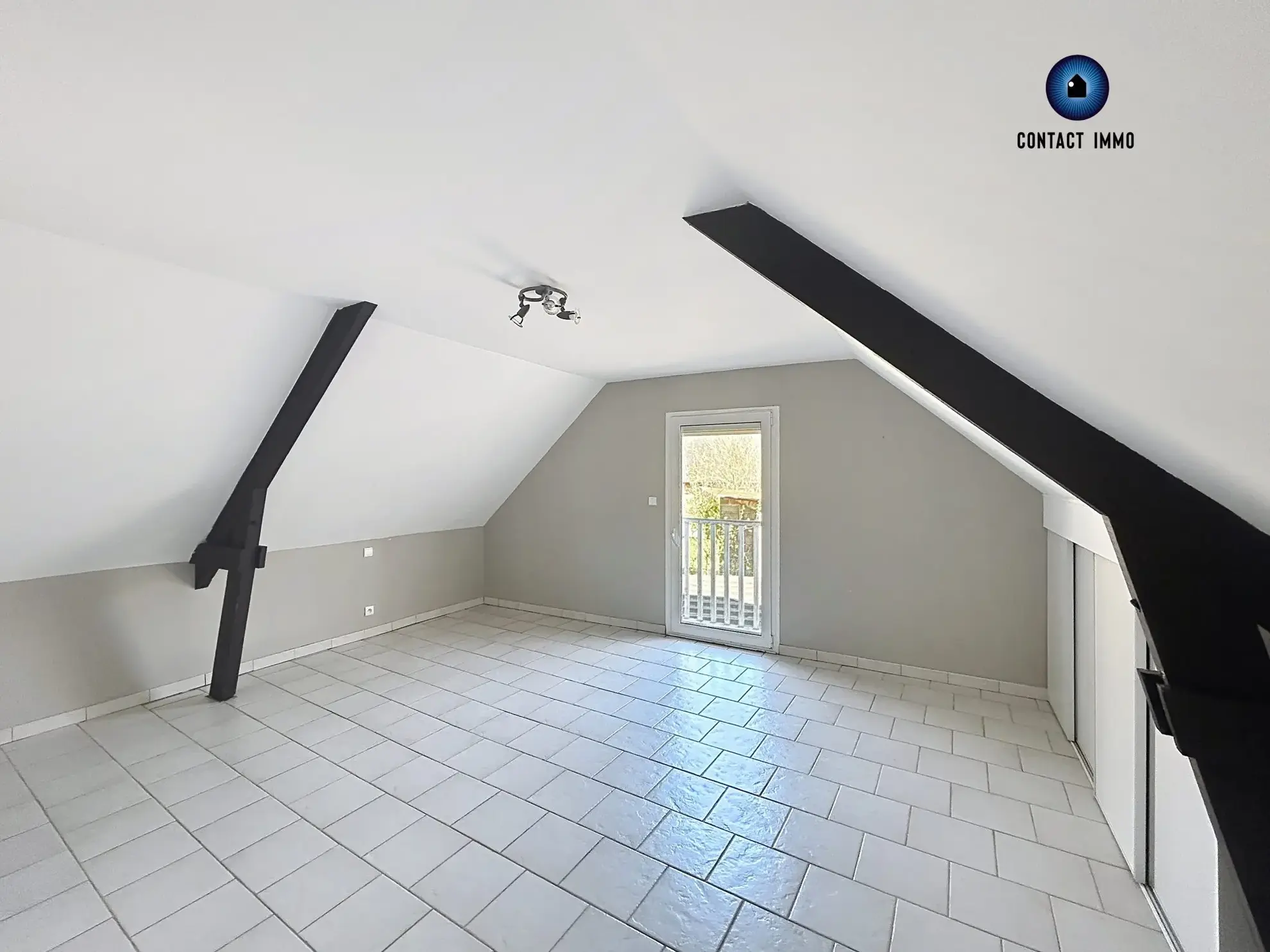Vente maison à Allassac avec piscine, 3 chambres, grand espace de vie 
