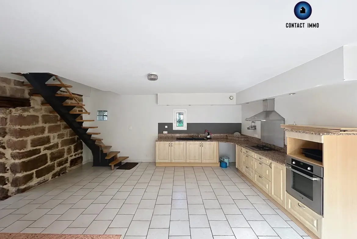 Vente maison à Allassac avec piscine, 3 chambres, grand espace de vie 