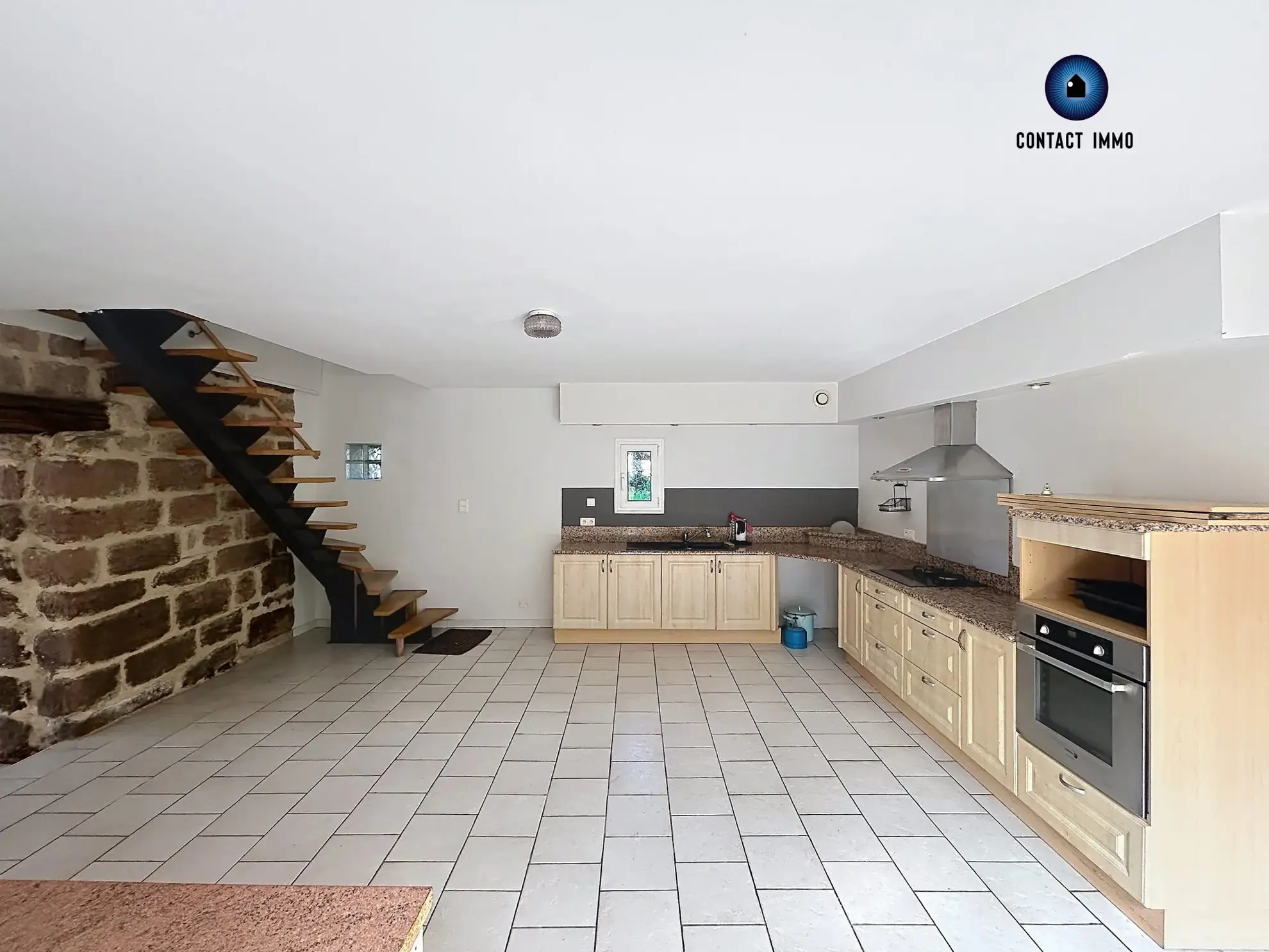 Vente maison à Allassac avec piscine, 3 chambres, grand espace de vie 