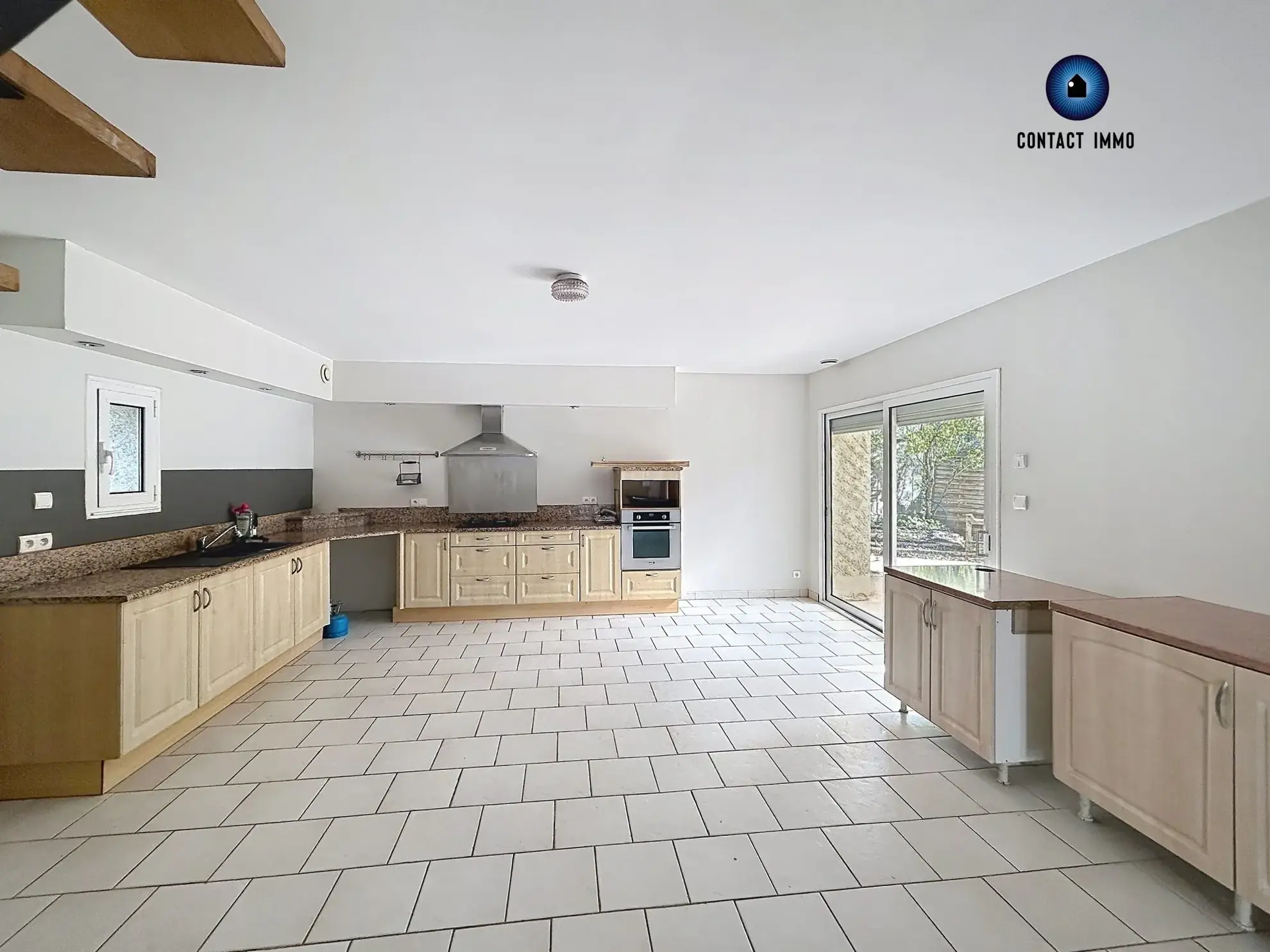 Vente maison à Allassac avec piscine, 3 chambres, grand espace de vie 