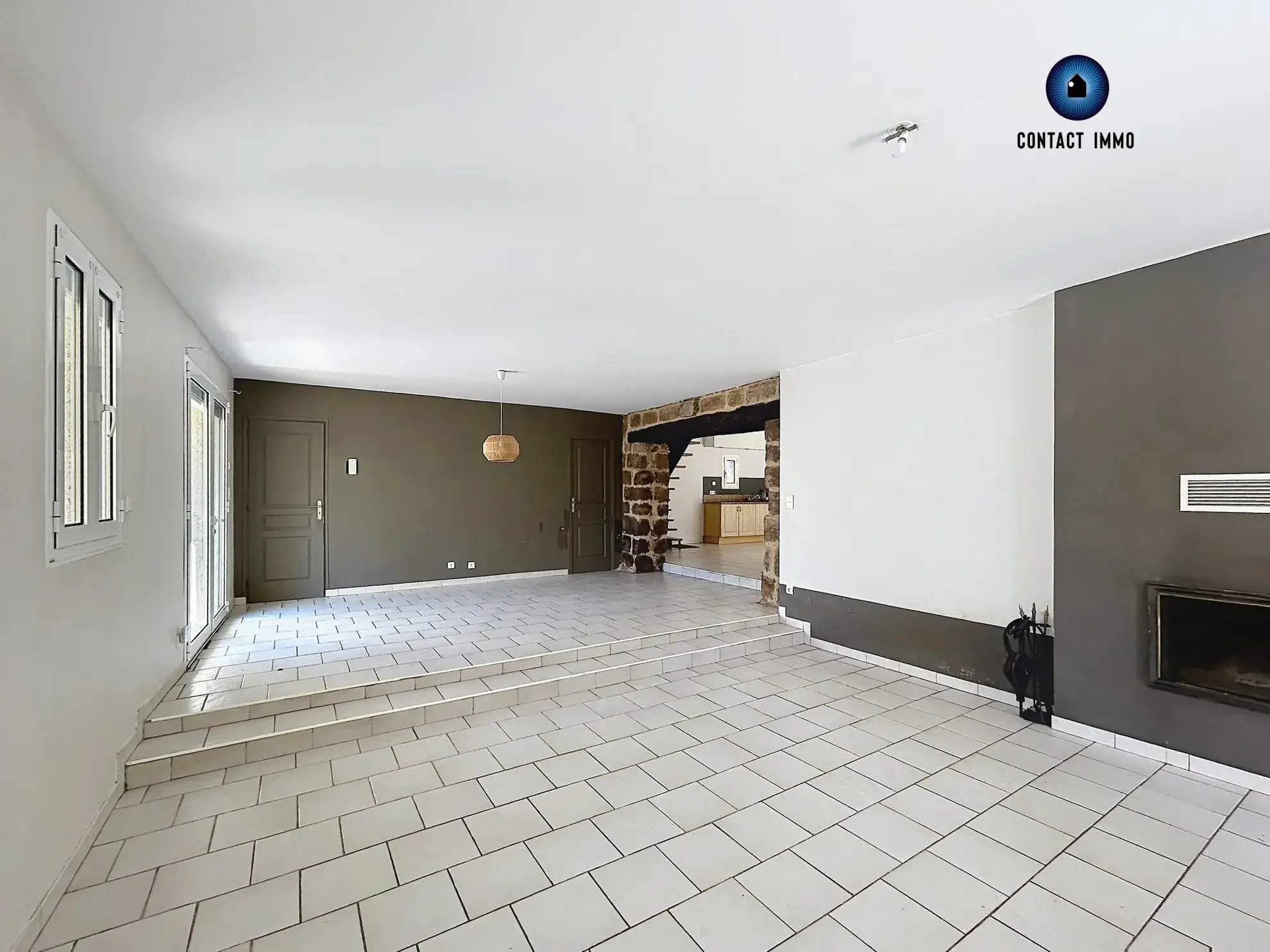 Vente maison à Allassac avec piscine, 3 chambres, grand espace de vie 