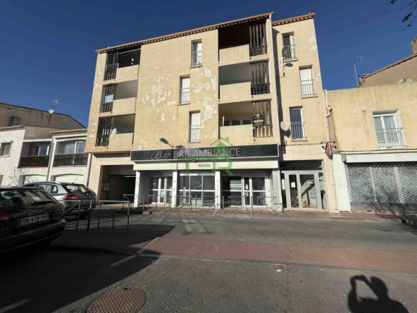Local commercial à Agde de 313 m² à rénover avec parking