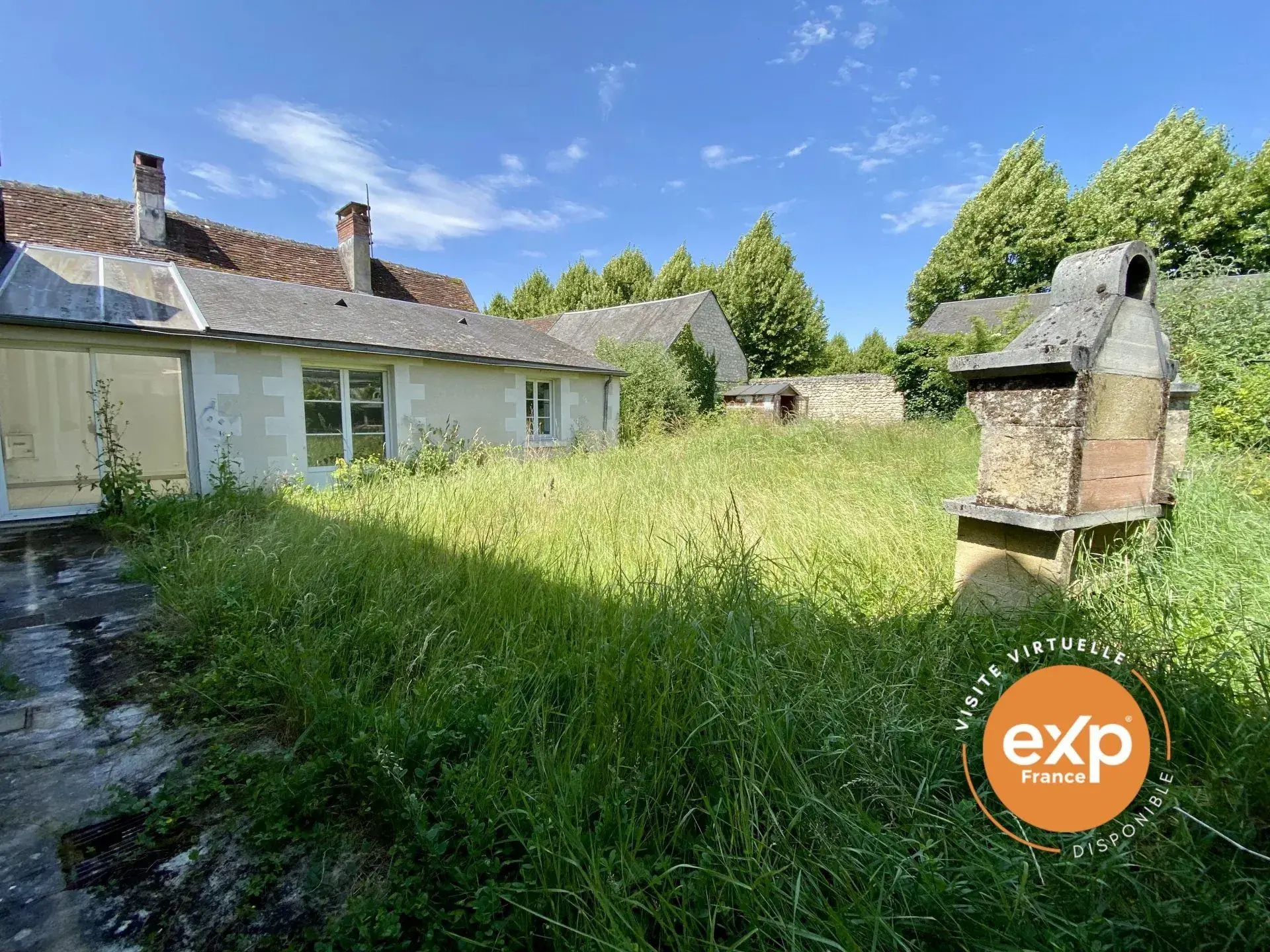 Charmante maison de bourg avec annexes à Verneuil-sur-Indre 