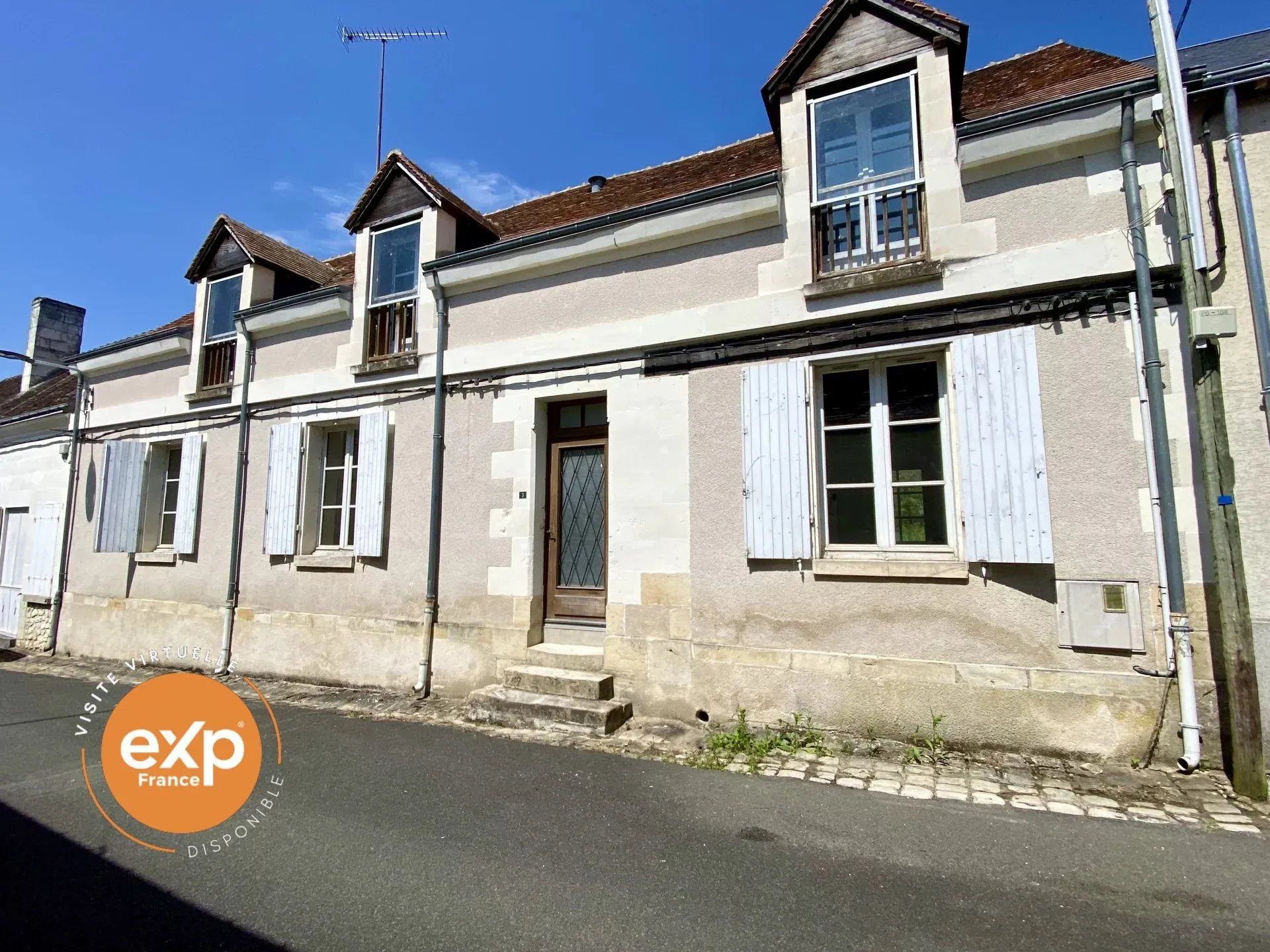 Charmante maison de bourg avec annexes à Verneuil-sur-Indre 