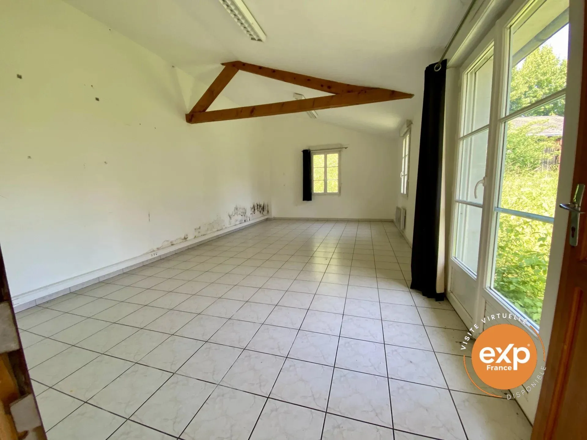 Charmante maison de bourg avec annexes à Verneuil-sur-Indre 
