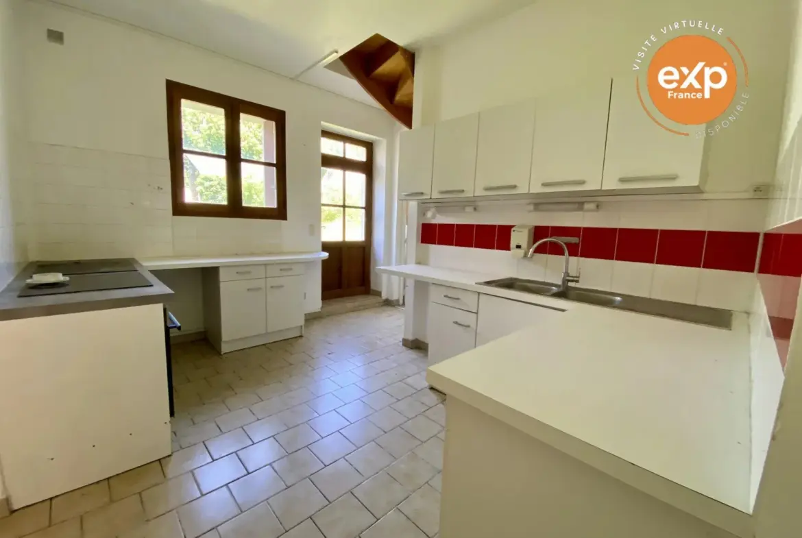 Charmante maison de bourg avec annexes à Verneuil-sur-Indre 