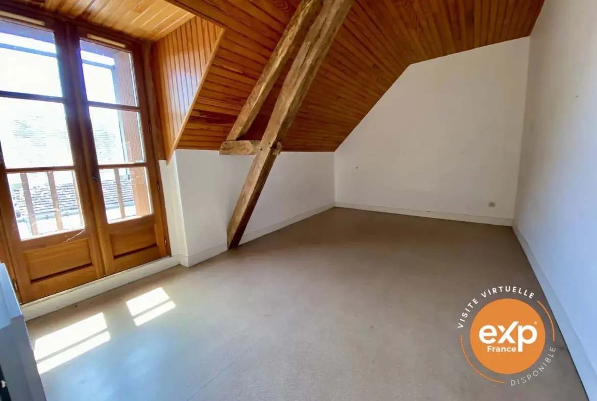 Charmante maison de bourg avec annexes à Verneuil-sur-Indre 