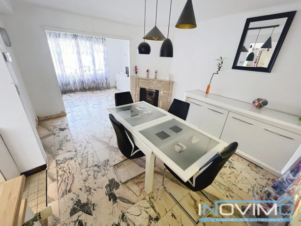 Maison à rénover avec 3 chambres, jardin et garages à Saint Pol sur Mer