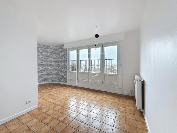 Appartement T3 lumineux avec balcon, cave et ascenseur à Faches-Thumesnil