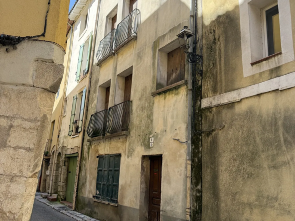 Maison de ville à rénover à Saint-Maximin-la-Sainte-Baume
