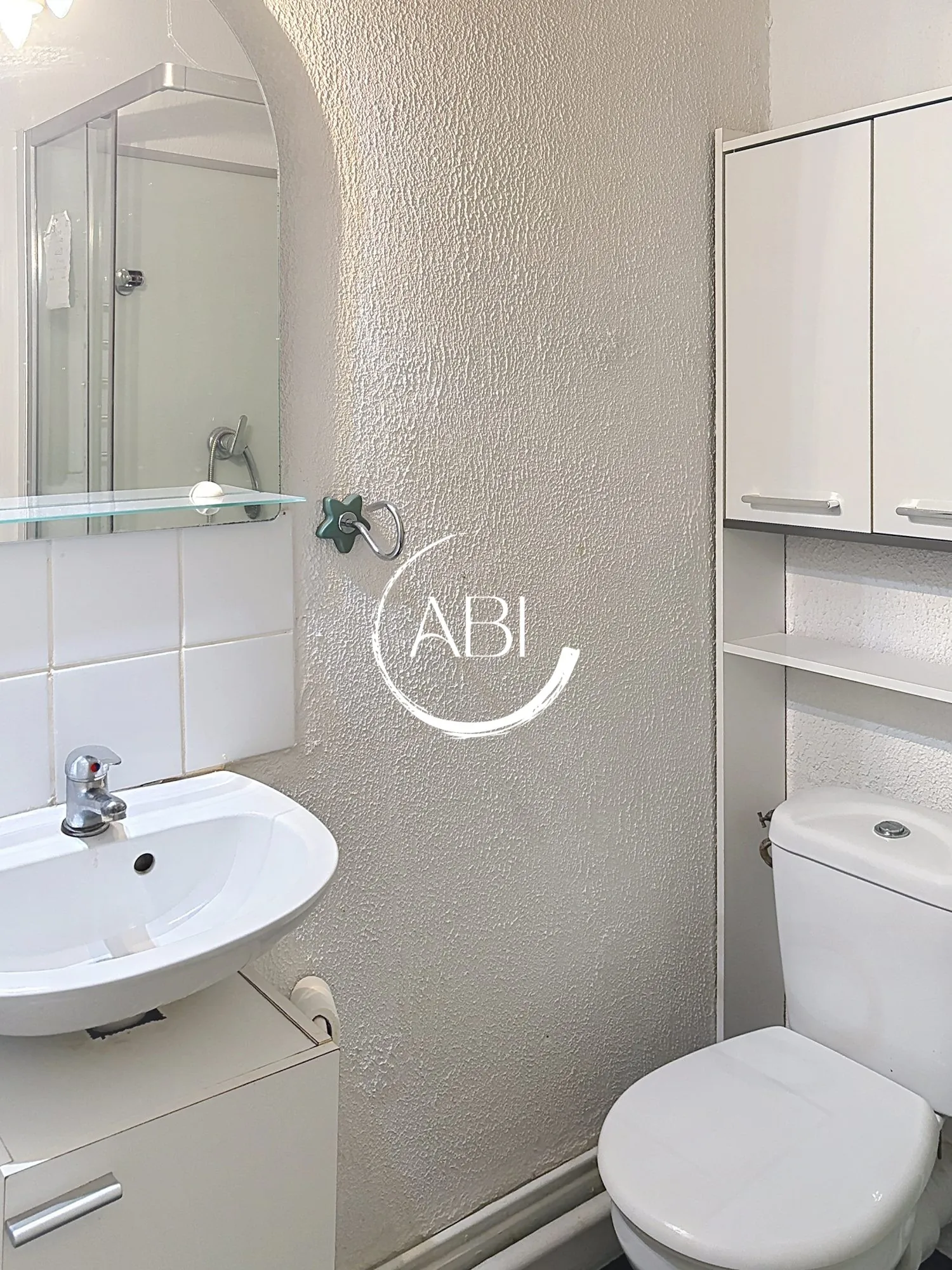 Studio entièrement meublé à vendre à Bagnoles de l'Orne – Emplacement privilégié 