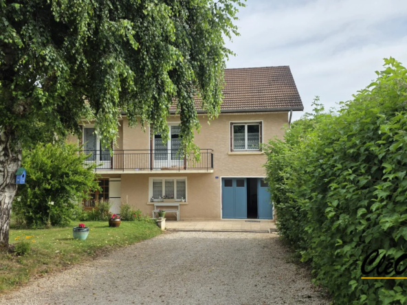 A vendre maison familiale calme à Pierre-de-Bresse avec terrain de 1583 m²