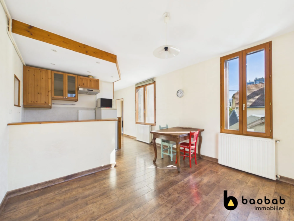 Appartement T2 à vendre à Chambéry avec balcon, terrasse et pigeonnier