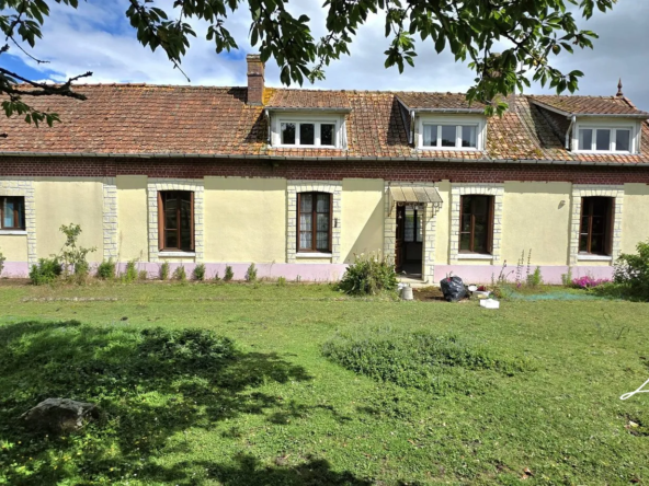 Maison à vendre à Sainte-Foy – Opportunité de rénovation avec terrain 2200 m²