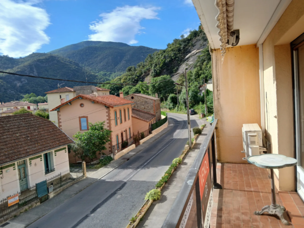 Appartement F3 avec balcon, terrasse et garage à Amélie-les-Bains