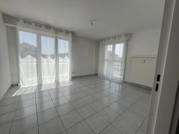 Bel appartement 2 pièces avec balcon, cave et parking à Colmar