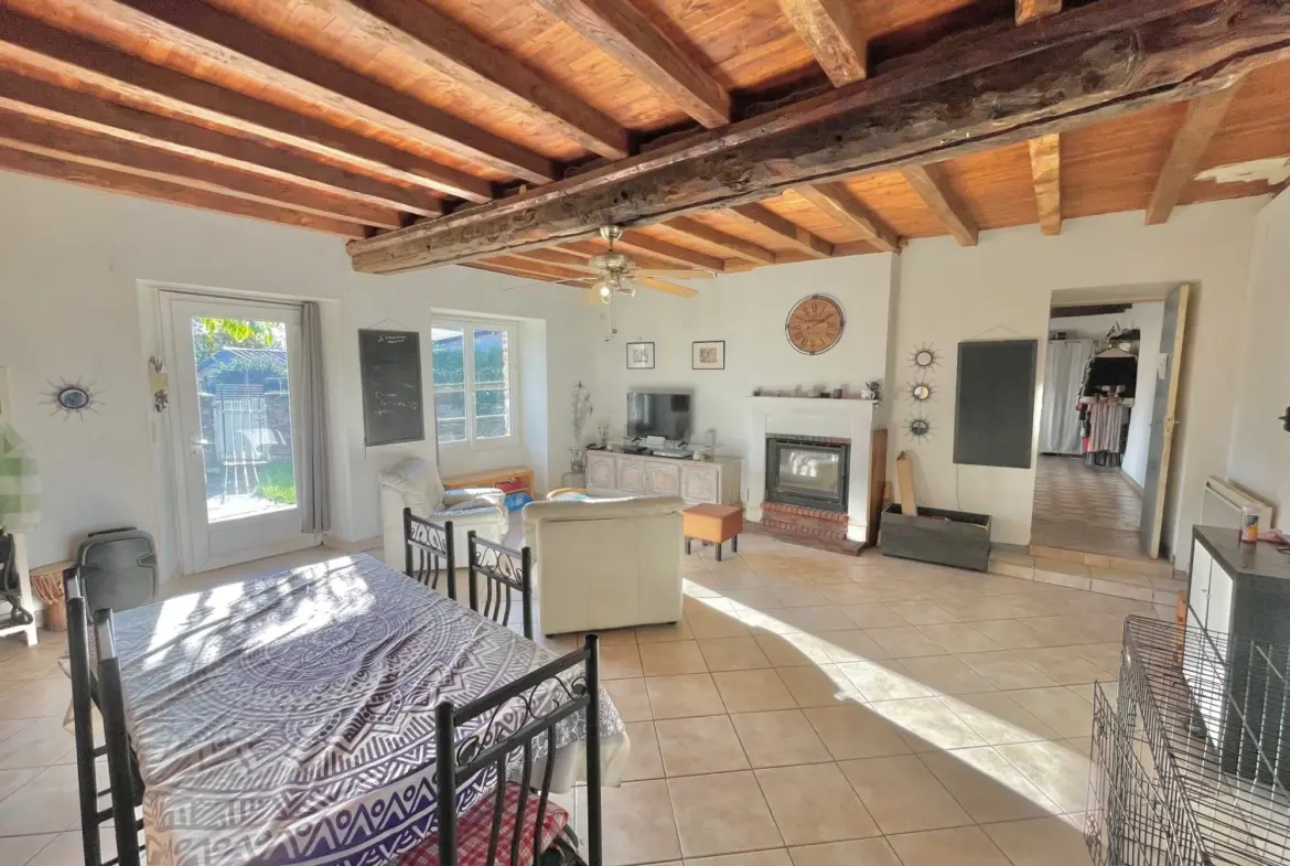Maison en pierre rénovée avec potentiel d’agrandissement à GUIGNEN 