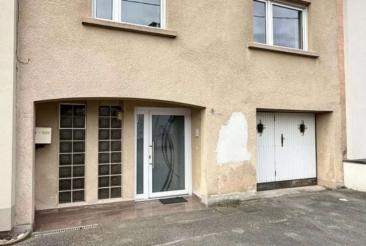 À vendre maison mitoyenne à Rohrbach-les-Bitche avec jardin et grand espace intérieur 