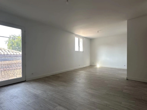 Appartement T3 rénové au centre de Saint-Jean-d'Angély