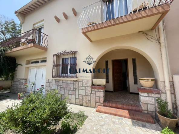 Maison de ville à Perpignan Las Cobas avec grand garage et confort moderne