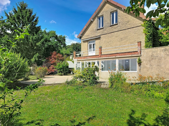 Maison individuelle avec dépendance et jardin panoramique à Le Trait