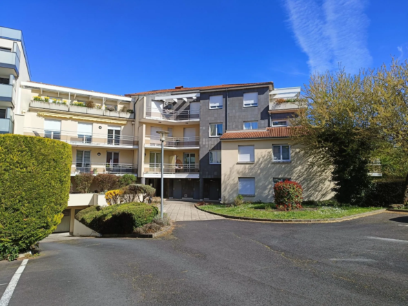 Appartement T2 à vendre à Clermont-Ferrand avec terrasse et garage