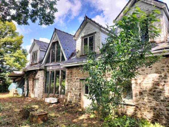 Maison à vendre Le Ham (53)  Charmante maison en pierre de 114 m² avec dépendances au Ham, campagne mayennaise