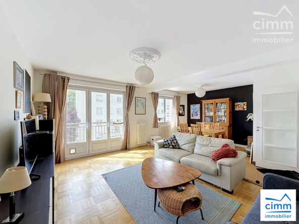 Appartement lumineux T4 avec balcon, garage et cave à Rennes - Excellente localisation