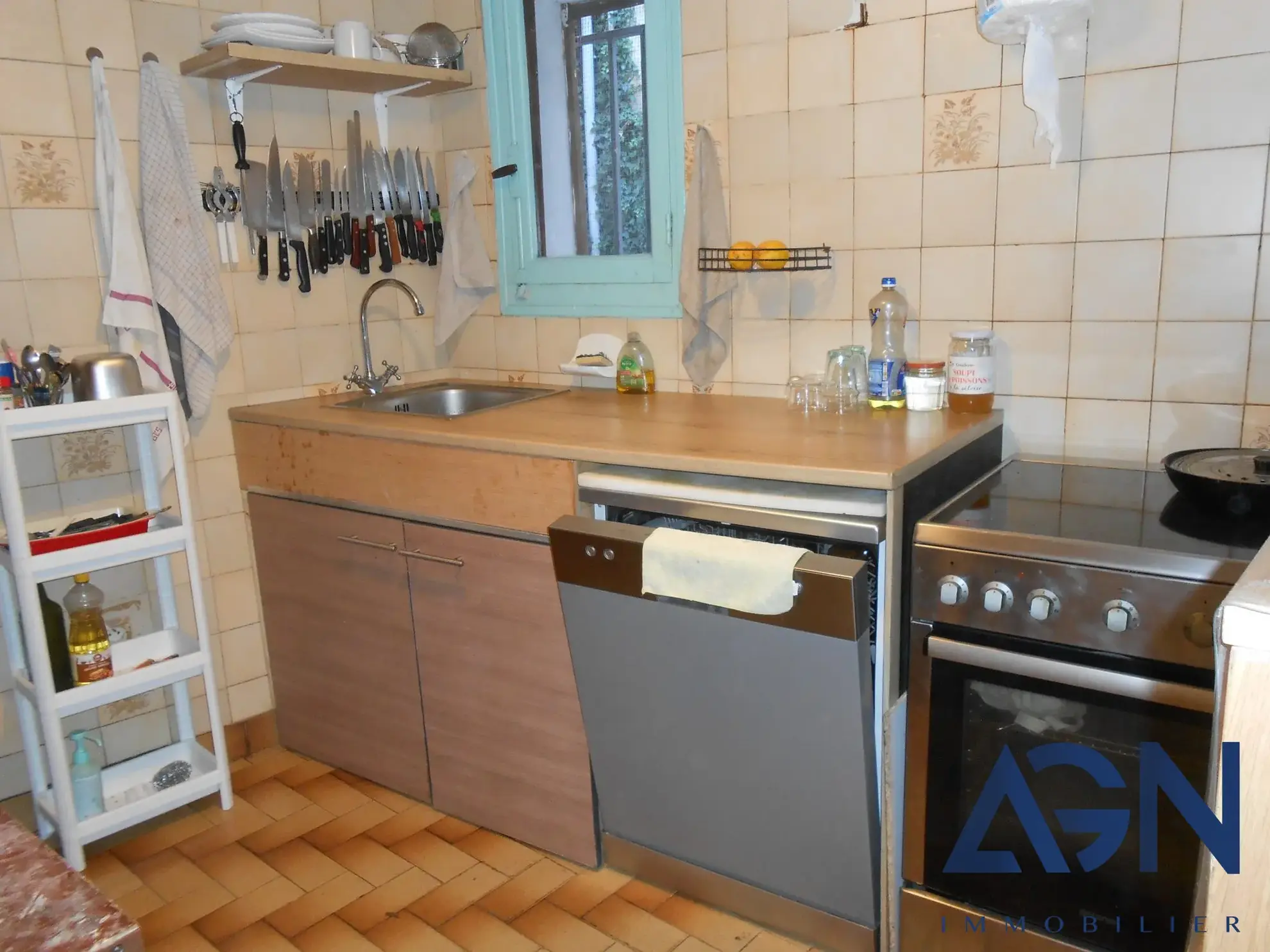 Maison à vendre à Agde avec dépendance de 23m², proche des berges de l'Hérault 