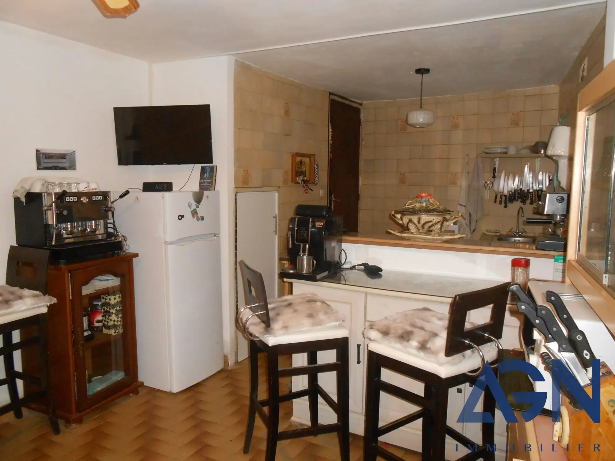 Maison à vendre à Agde avec dépendance de 23m², proche des berges de l'Hérault 