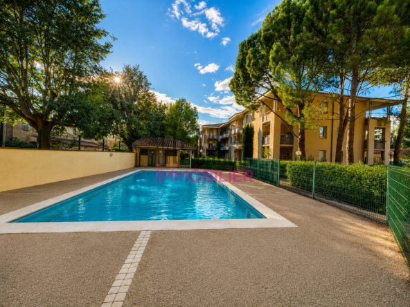 Appartement T3 avec garage et piscine à vendre à Carpentras
