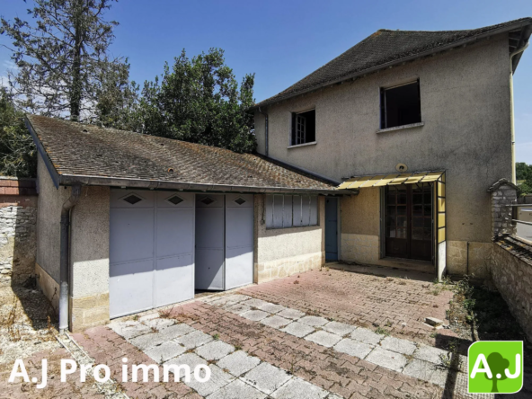 Maison de village à rénover avec 2 chambres près d'Anet