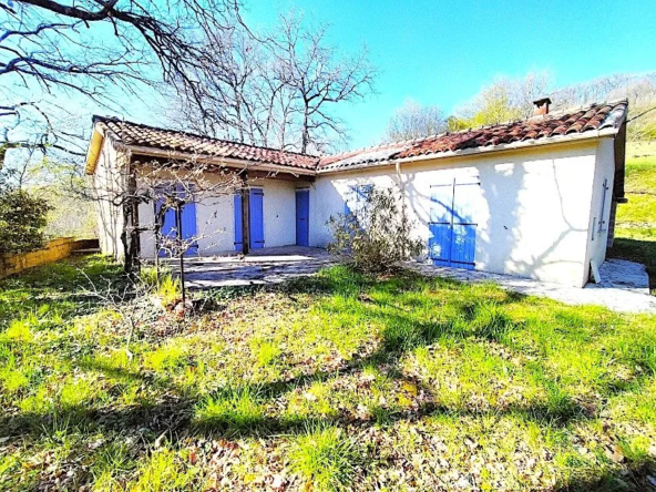Charmante propriété de 3,5 ha avec maison, dépendances et vue dégagée dans le Gers